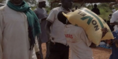 “Faisons un geste” : Remise de vivres aux déplacés de Tidora à Ouahigouya